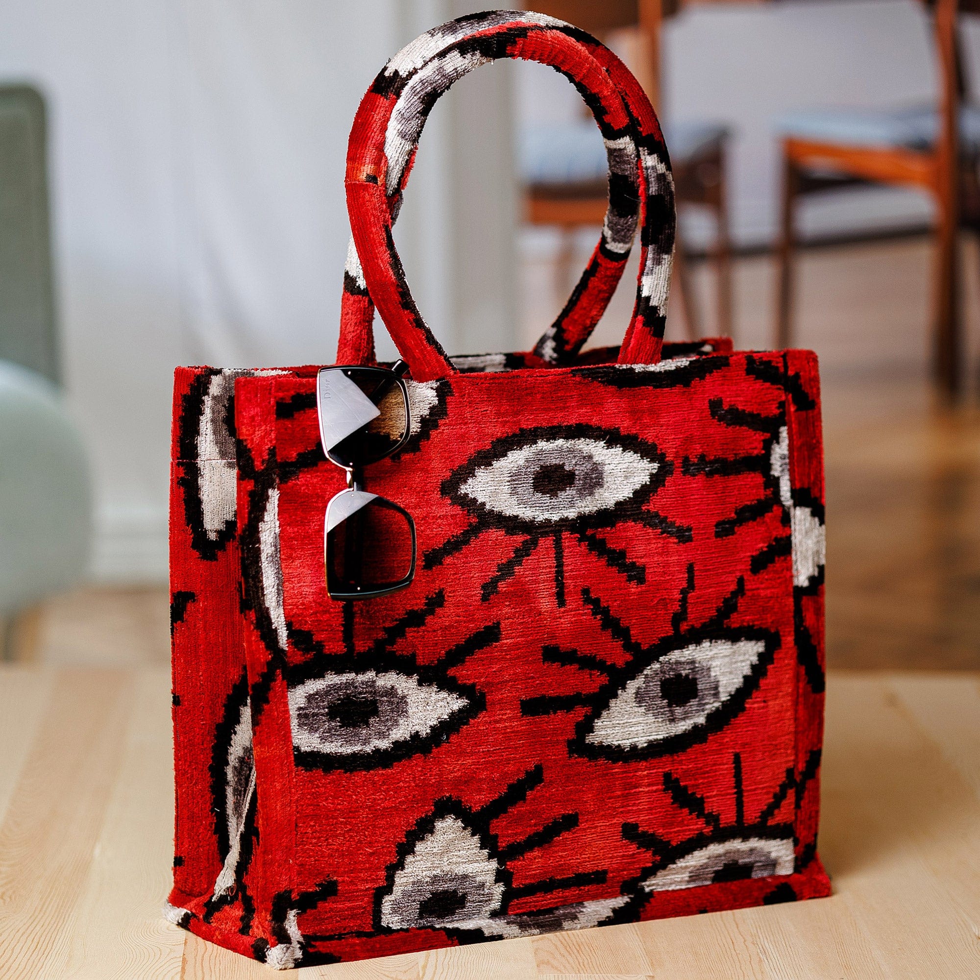 Eye-Patterned Red Silk Velvet Handle Bag from Uzbekistan - Sophisticated Glances
