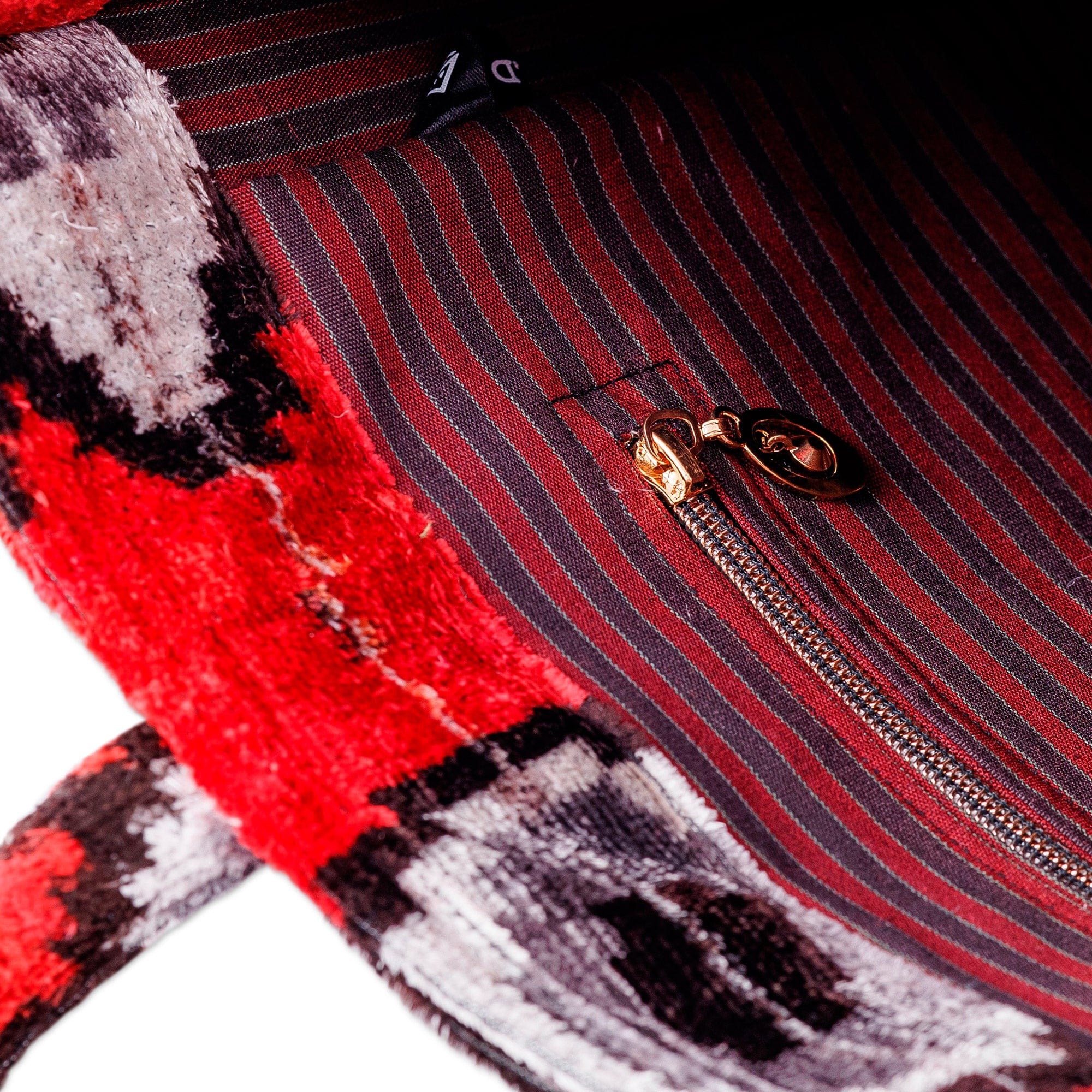 Eye-Patterned Red Silk Velvet Handle Bag from Uzbekistan - Sophisticated Glances